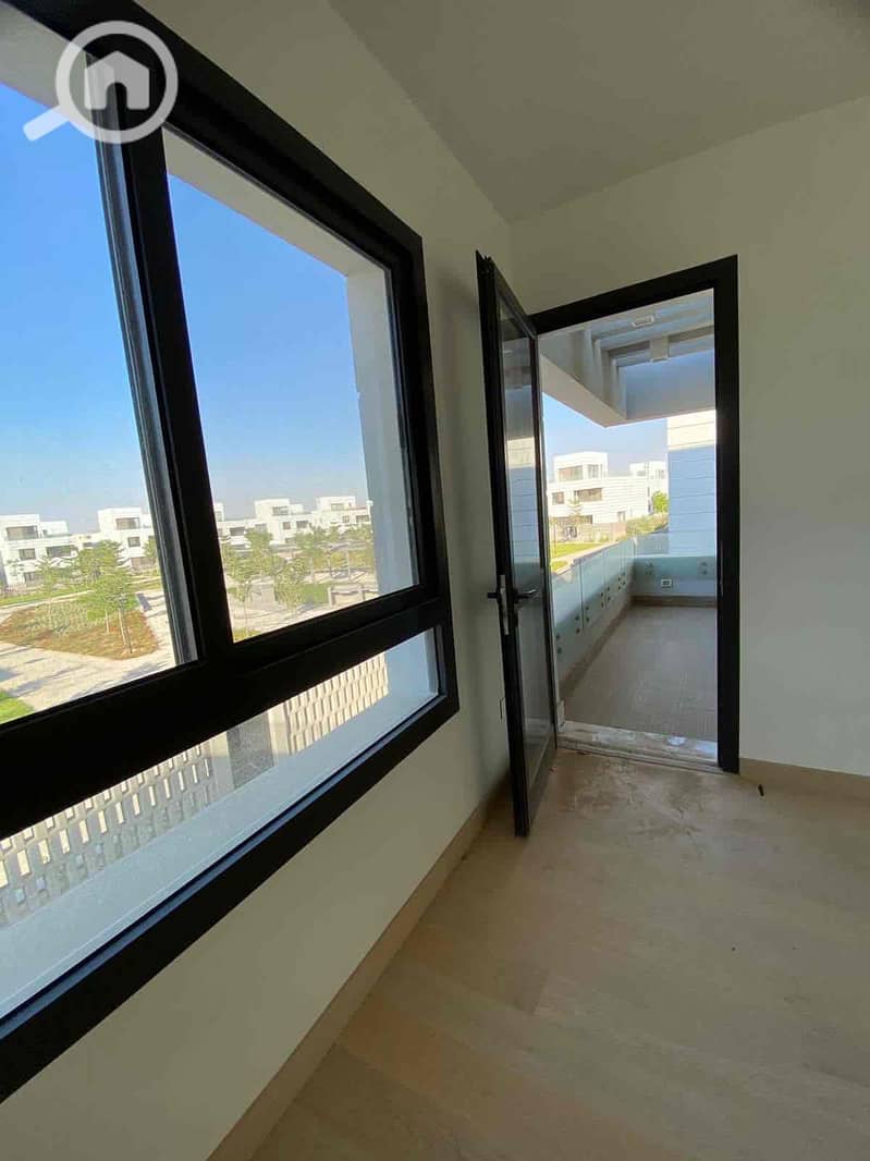 13 9519184f-5357-4fe4-aa2b-9fb1d1b54a4e. jpg