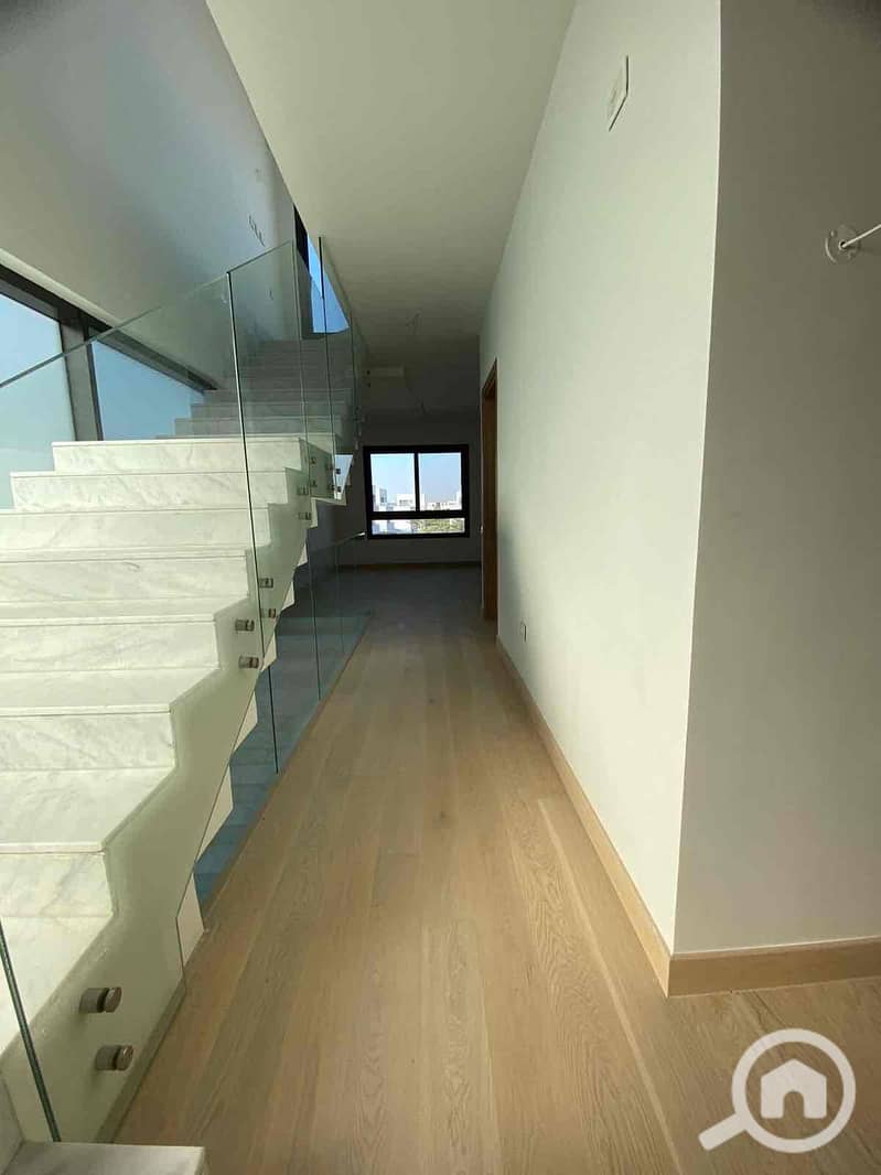 15 ddf9813f-d9f6-4784-8586-ae66f8bfc2e7. jpg