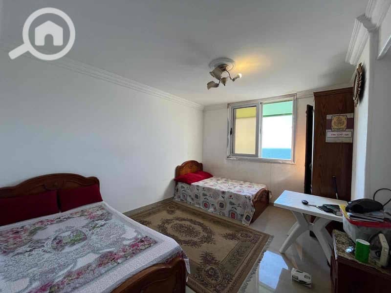 8 1bbd2fd4-f511-47f7-b187-8b5275671f1f. jpg