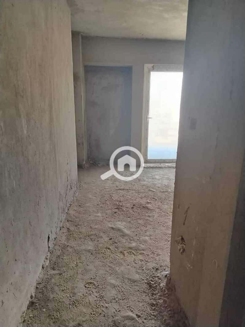 4 b06649ff-317f-4504-8e2d-69c5c4b7e3fa. jpg