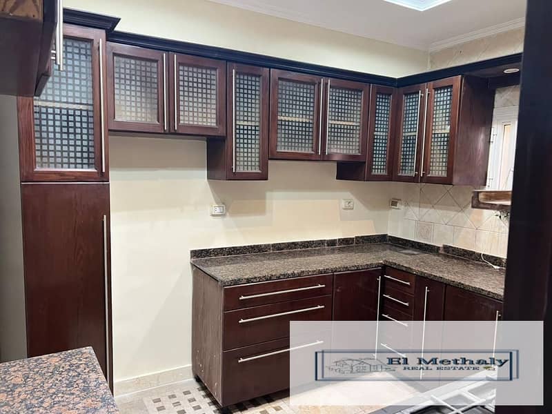 12 a882f5f6-ac17-40f3-8faa-5a64733401b6. jpg