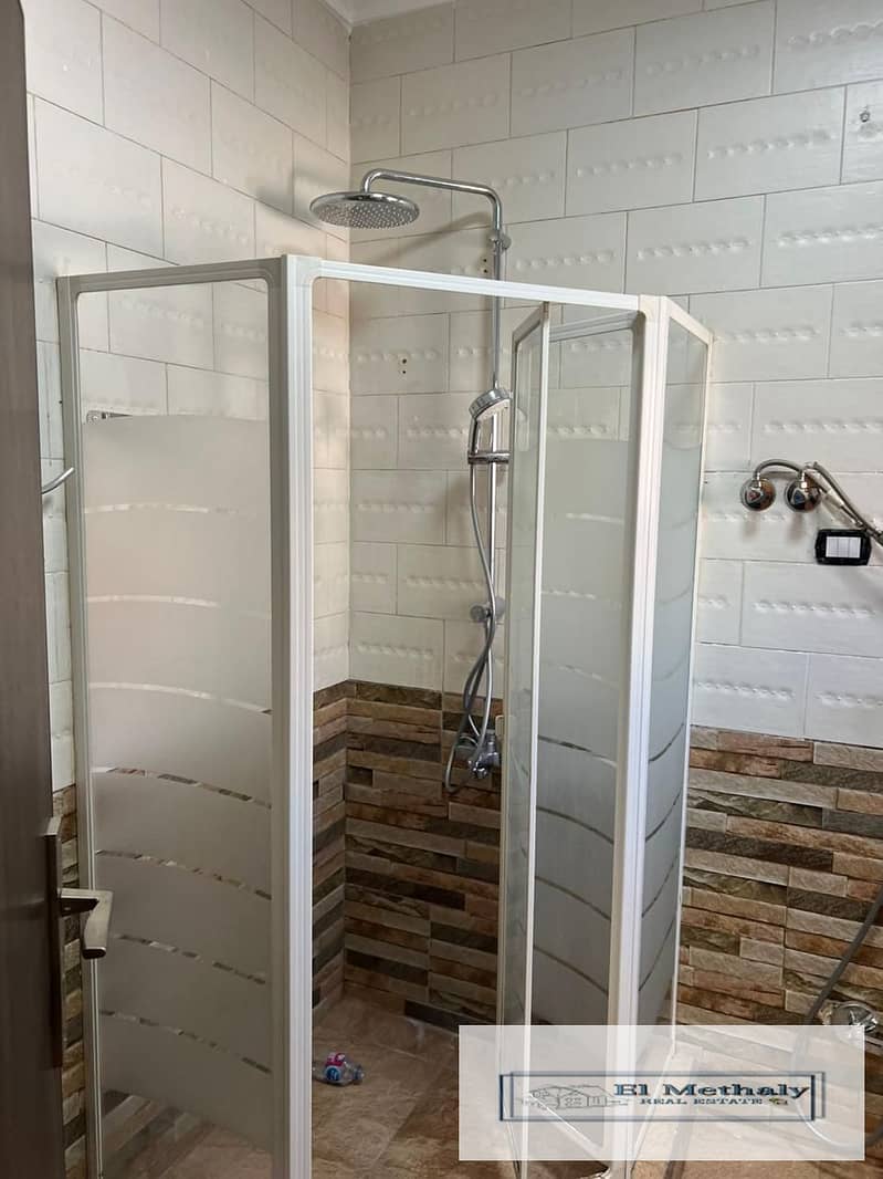 15 c7e9da20-3980-4af6-99cb-6d96a7bf1dd4. jpg