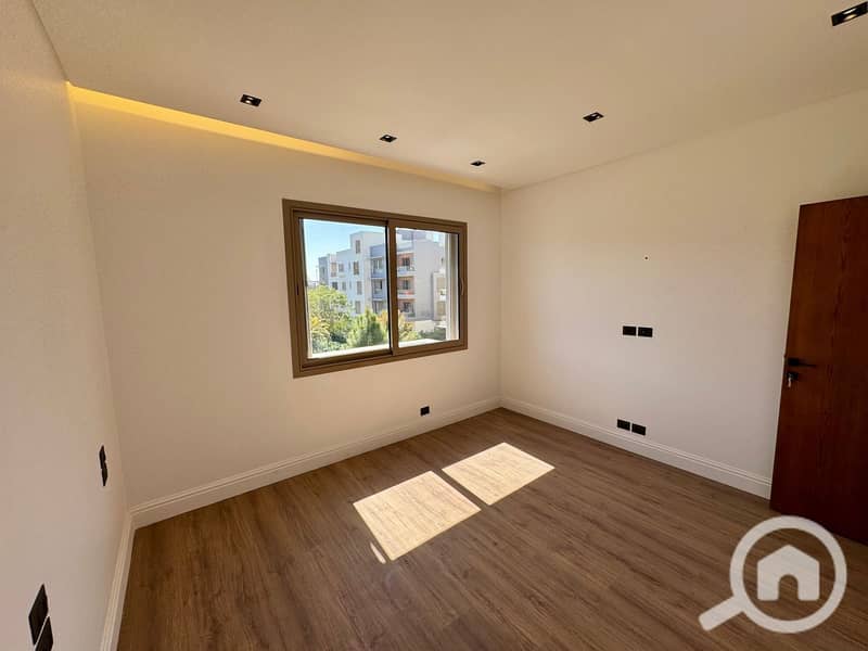 10 WhatsApp Image 2025-10-29 at 2.22. 26 PM. jpeg