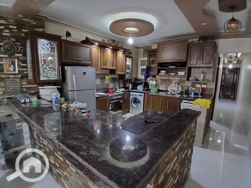 3 b79594ea-2ebd-4788-bfaa-cefd0d392d4a. jpg