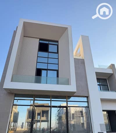 4 Bedroom Townhouse for Sale in New Cairo, Cairo - f44e4d3c-38f0-4f3d-b782-be44c22f87bc. jpeg