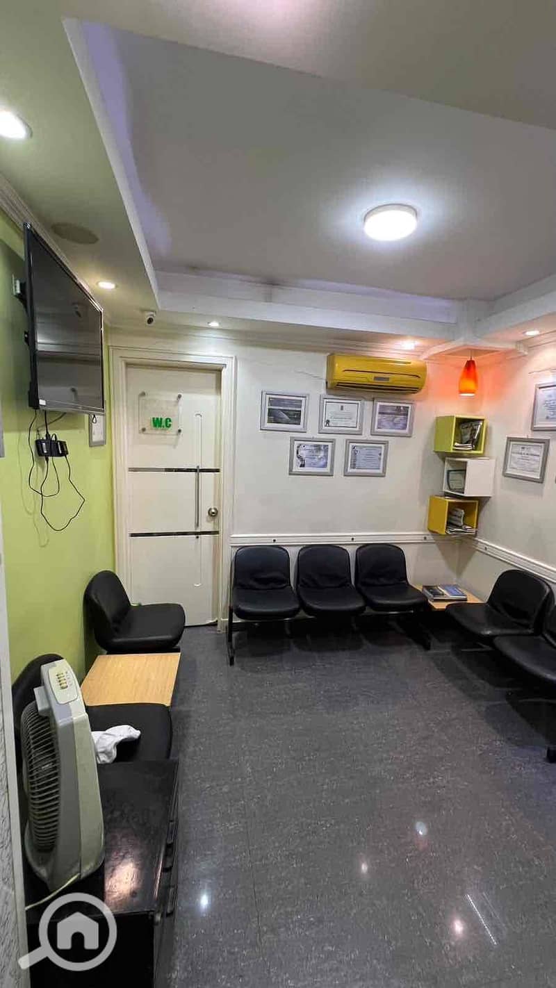 8 ee3ea341-6415-4863-8c4f-02dd6becceaa. jpg