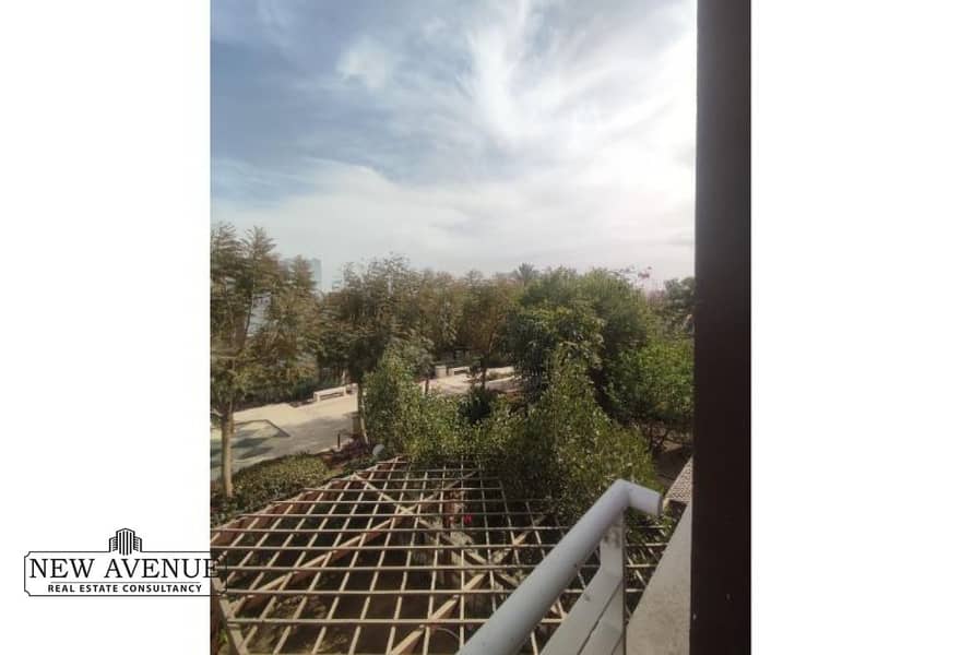 10 e7fb204d-fa41-4be6-97be-c80eb73108b1. jpg