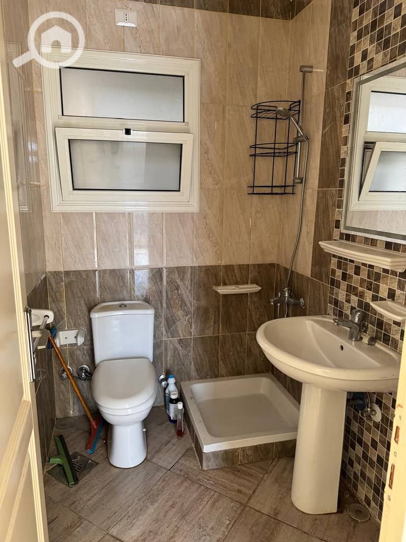 2 26dfb16d-6f1d-4975-866c-93eb5e1ee66b. jpg