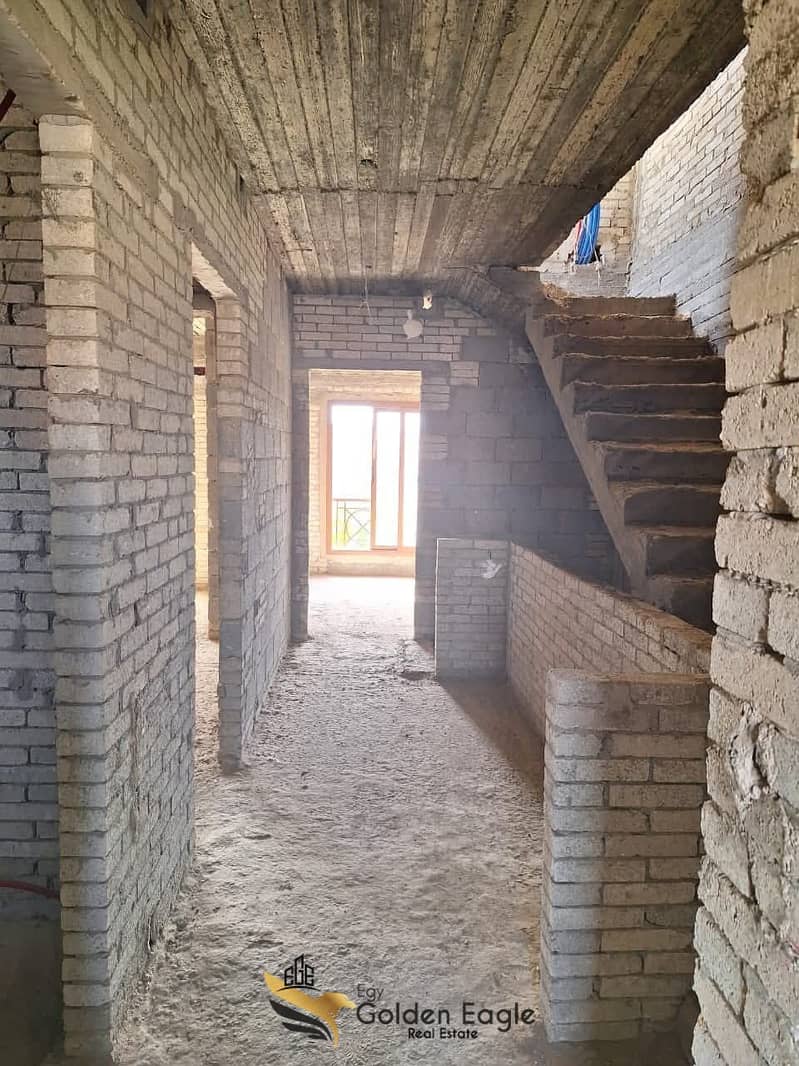 9 e05de823-7b58-4f94-8d16-e04bc8c28fce. jpg