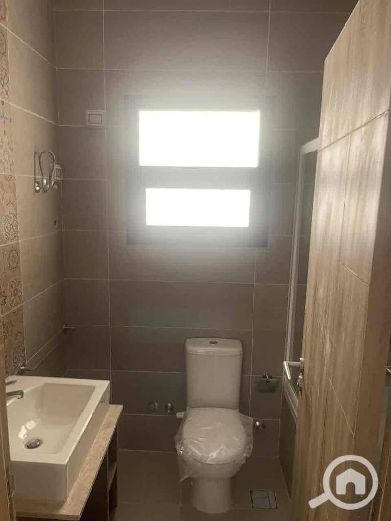 7 136d001b-40f5-44b0-a450-b06869b651c9. jpg