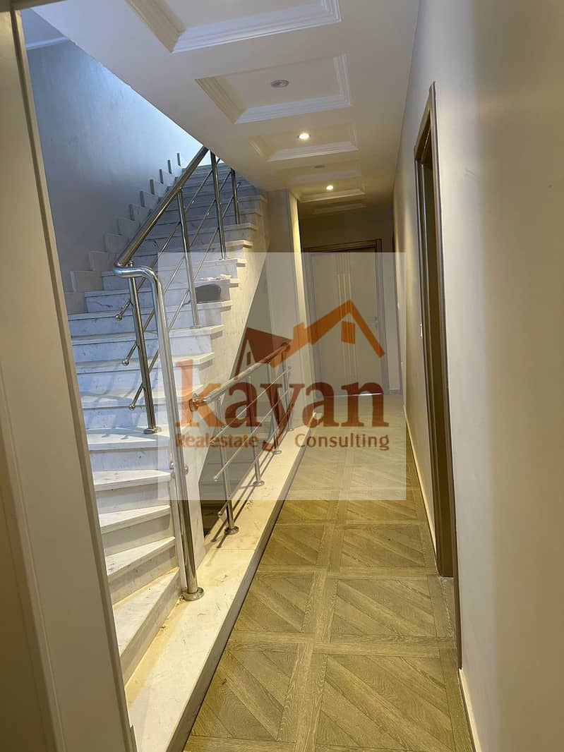 12 WhatsApp Image 2025-10-29 at 15.34. 08_57f9552b. jpg