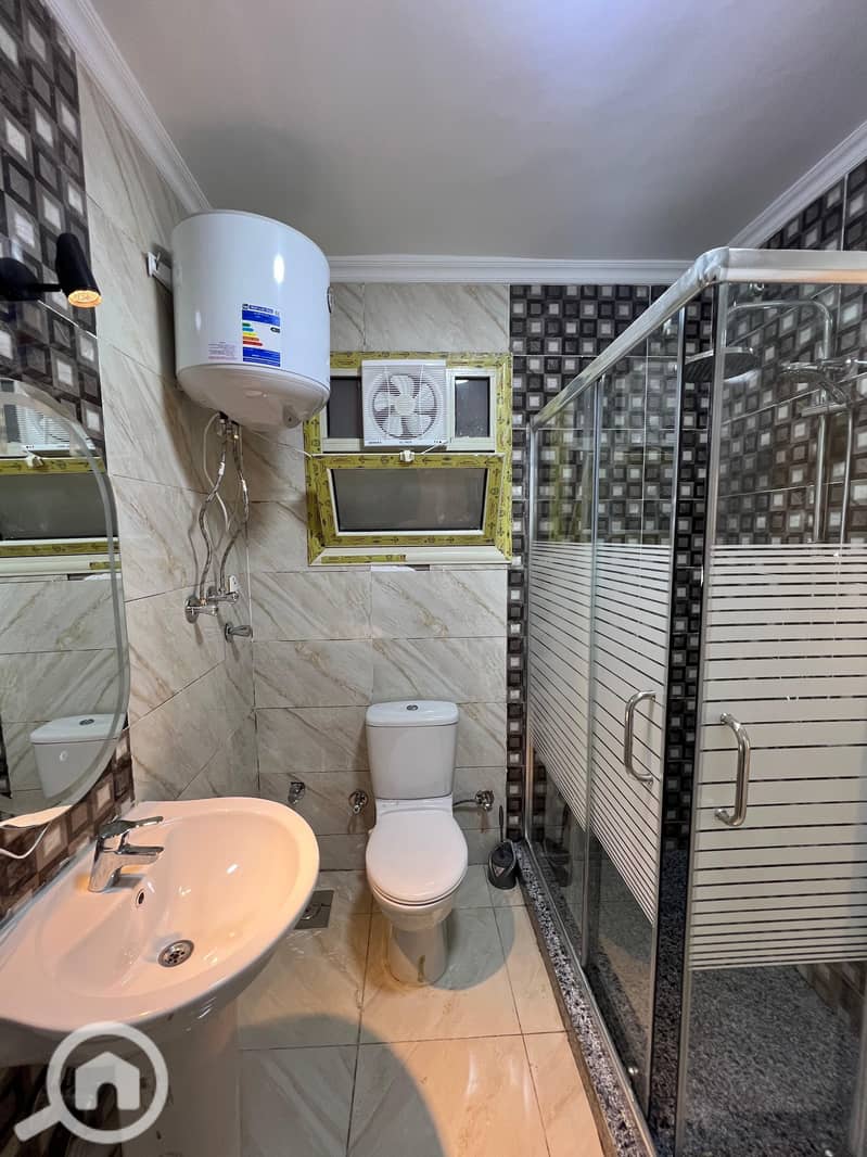 12 1979af05-6404-4bc2-aa25-ddf88d1b4f98. jpeg