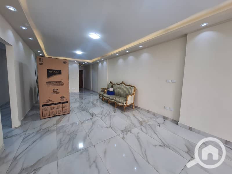 2 31db0a0f-aa12-499d-ba4e-4569599d1ab1. jpeg