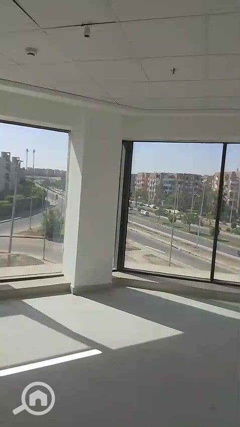 2 WhatsApp Video 2025-10-29 at 16.32. 33_2b2ba5a6 - frame at 0m6s. jpg