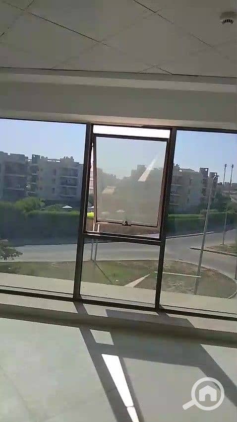 3 WhatsApp Video 2025-10-29 at 16.32. 33_2b2ba5a6 - frame at 0m7s. jpg