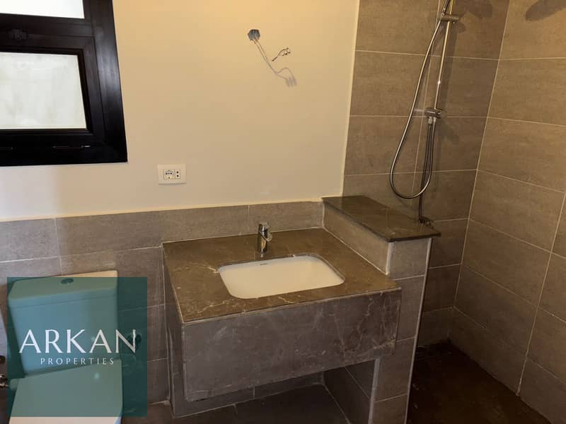 7 4e1b69de-bf4f-4f70-a4a9-3125e12c365a. jpg