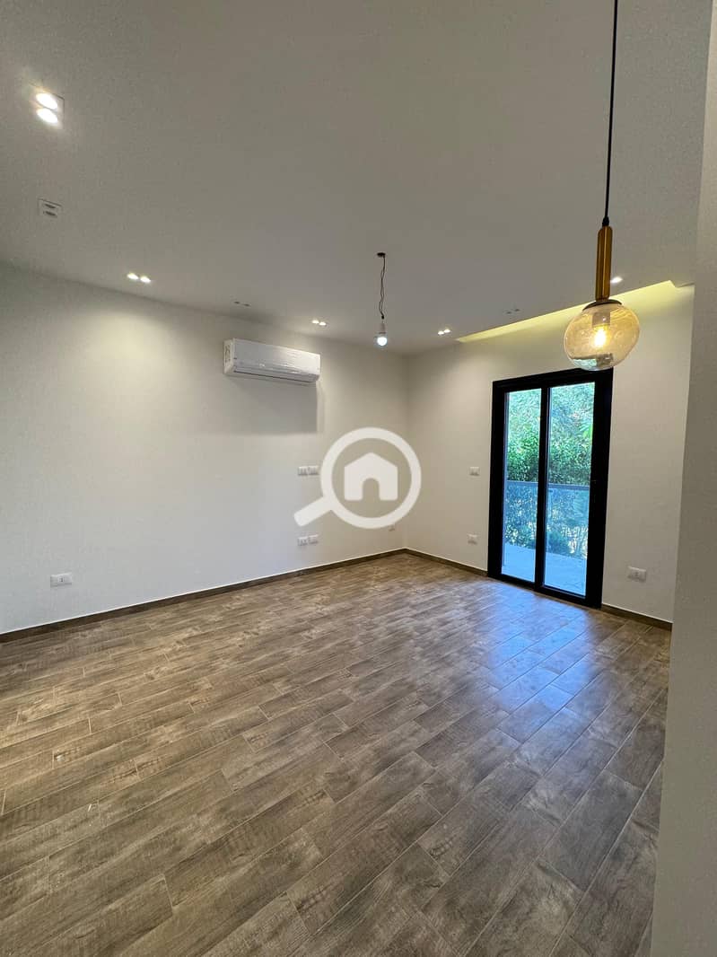 5 d5a77f86-0656-43ca-84bf-8a7c124aa9da. jpeg