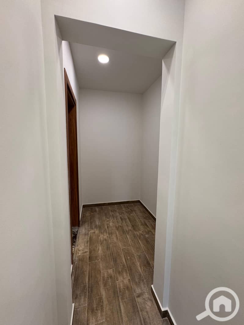 6 5b67789f-0c0e-4904-9ed3-ff40e094cc57. jpeg