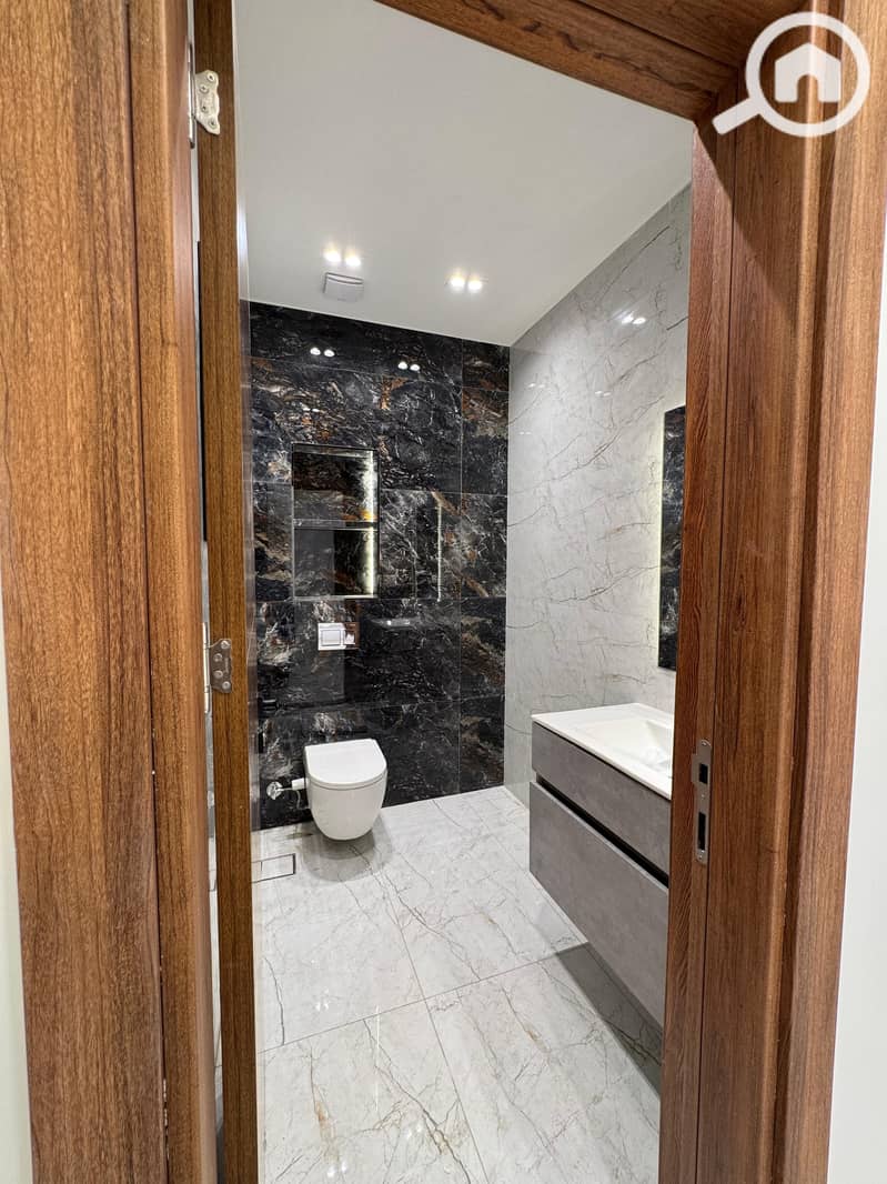 10 6e802e8f-26eb-45fd-82ae-e9ac2ee77678. jpeg