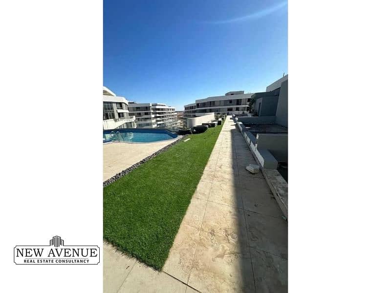 5 956f9bad-3acd-4032-a2d8-a54ab893e4fa. jpg