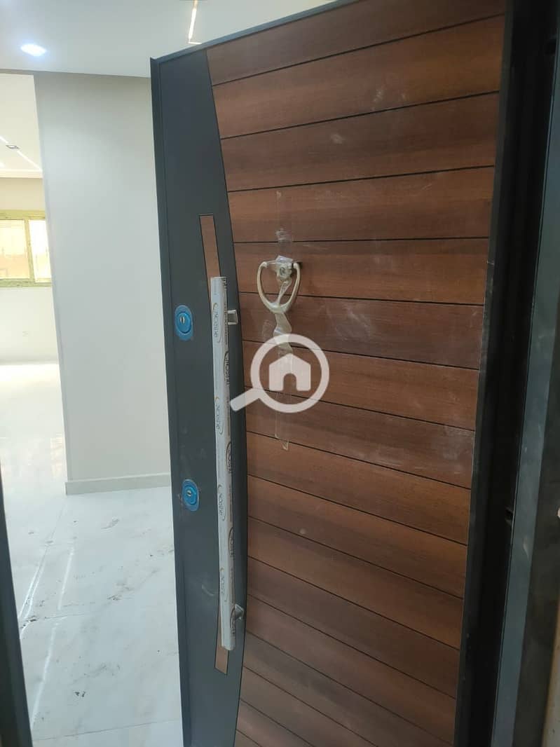 4 237845be-cf82-40fa-9a26-a2d4e5f2b810. jpg