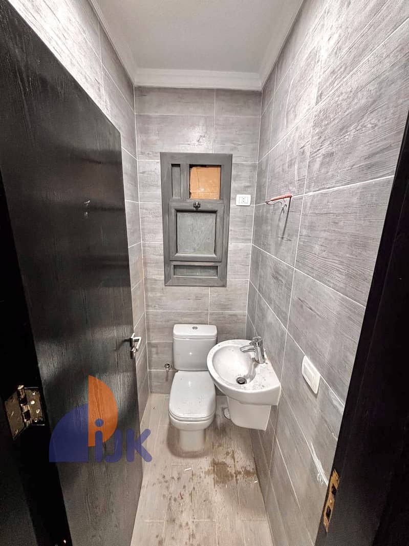 6 2c05a771-cea0-4b7c-8b80-e42a9af9bfd9. jpeg