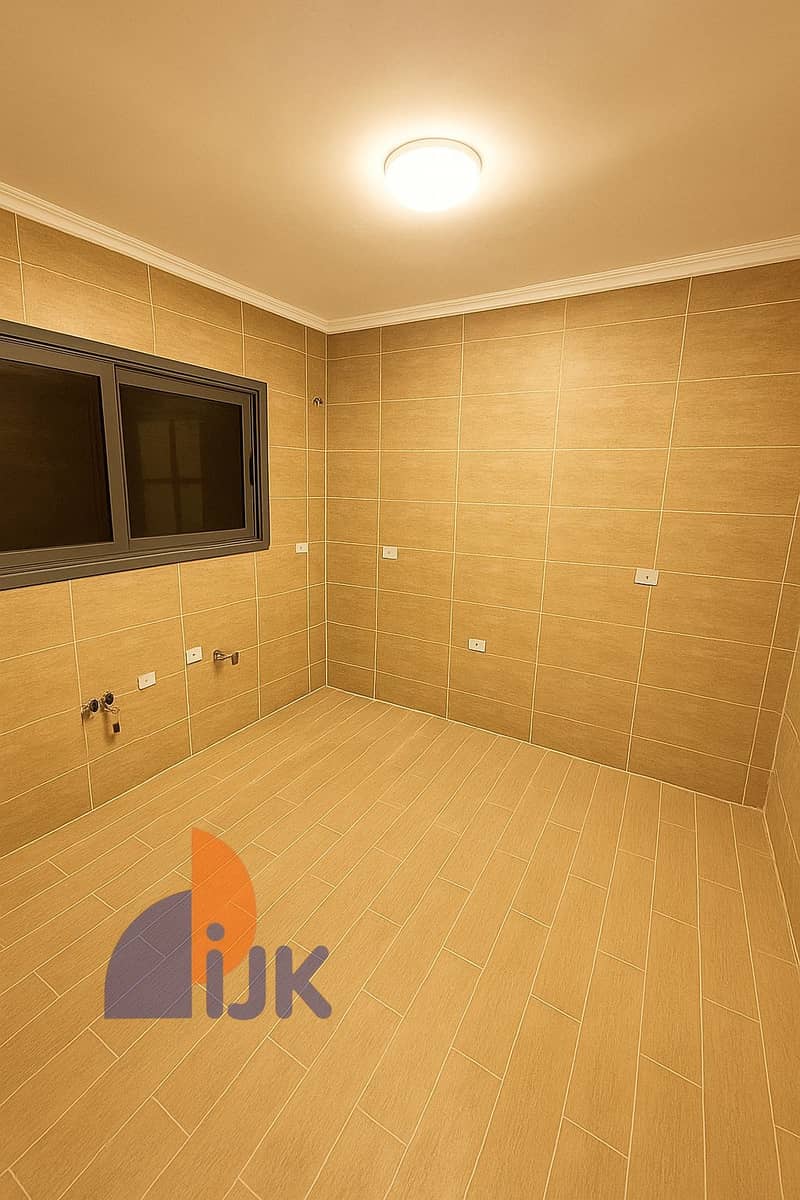 18 ef95f1f7-f9a4-44d0-a2c7-cb5df29fb5a2. jpeg