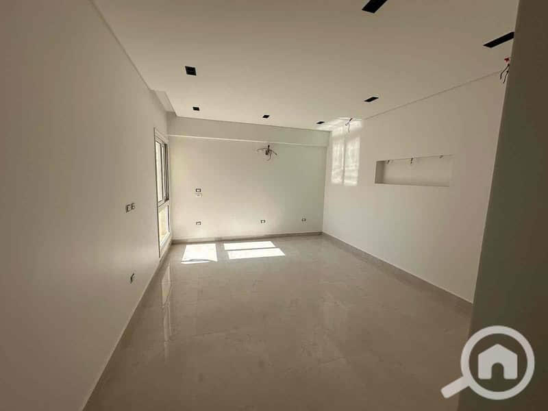 e3d5db8e-3cf9-4bda-b943-18ff0e0728a6. jpg e3d5db8e-3cf9-4bda-b943-18ff0e0728a6. jpg