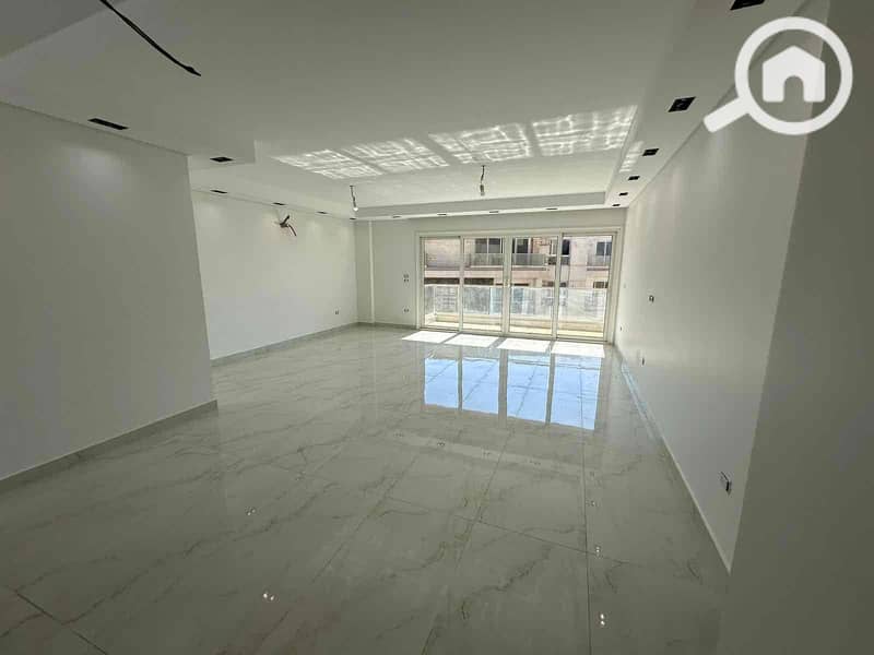 3 a3ec938a-bc00-40c0-8bef-ff84d1394a69. jpg