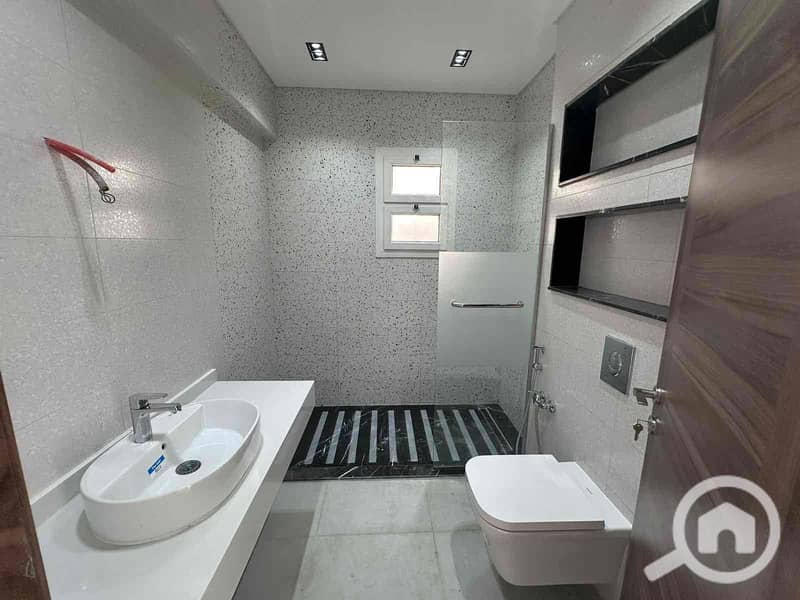 6 25638b55-638c-482c-8bdd-579f8a477891. jpg