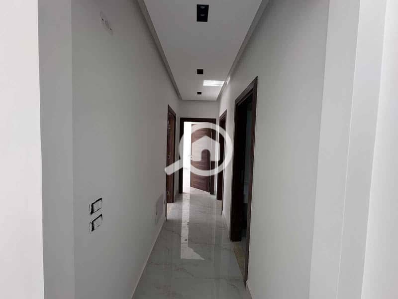 7 58b496dd-0297-48dd-82c9-cc0bcb1cc73c. jpg