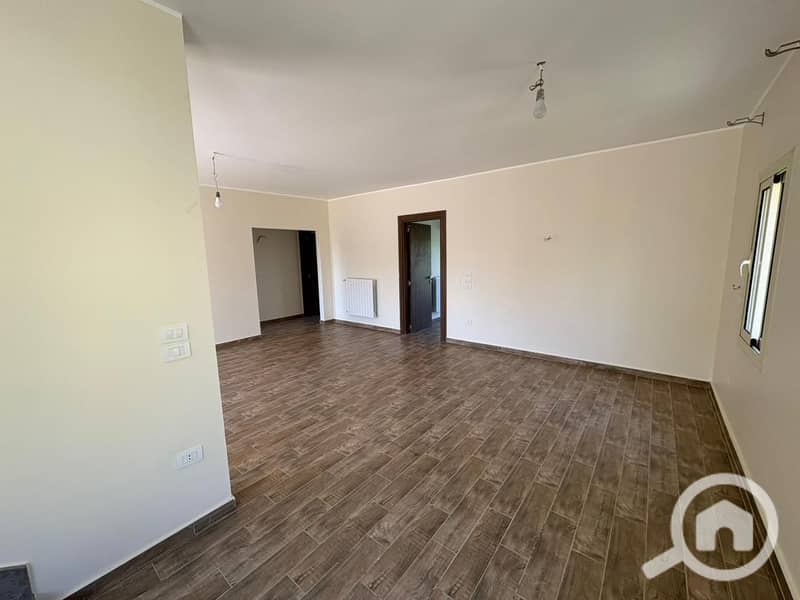 5 617c0667-104d-40e3-a286-a03a92751635. jpg