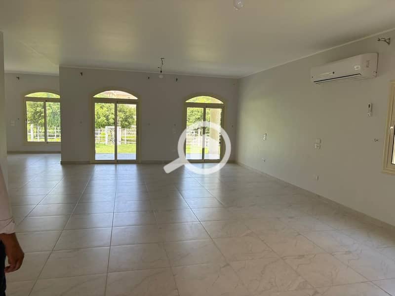 6 e9c3db23-b91a-490c-bf37-ab11a1630f5d. jpg