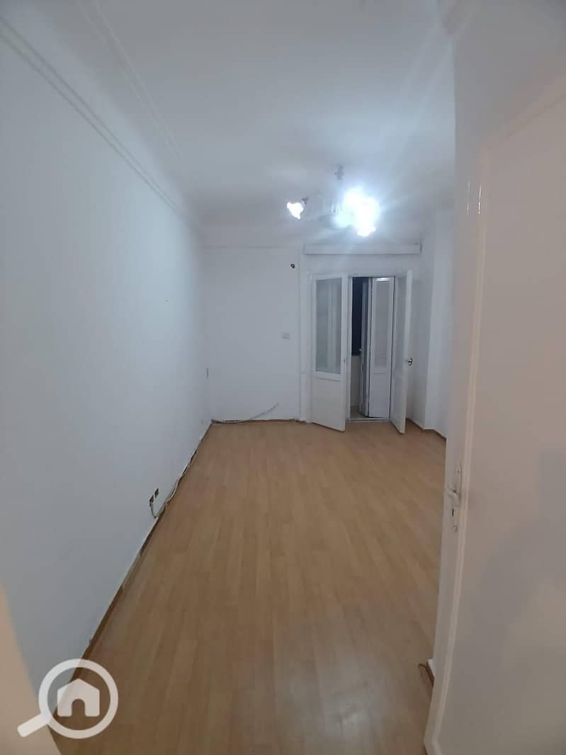 4 57ec33aa-2270-445e-8786-3666eed881b7. jpg