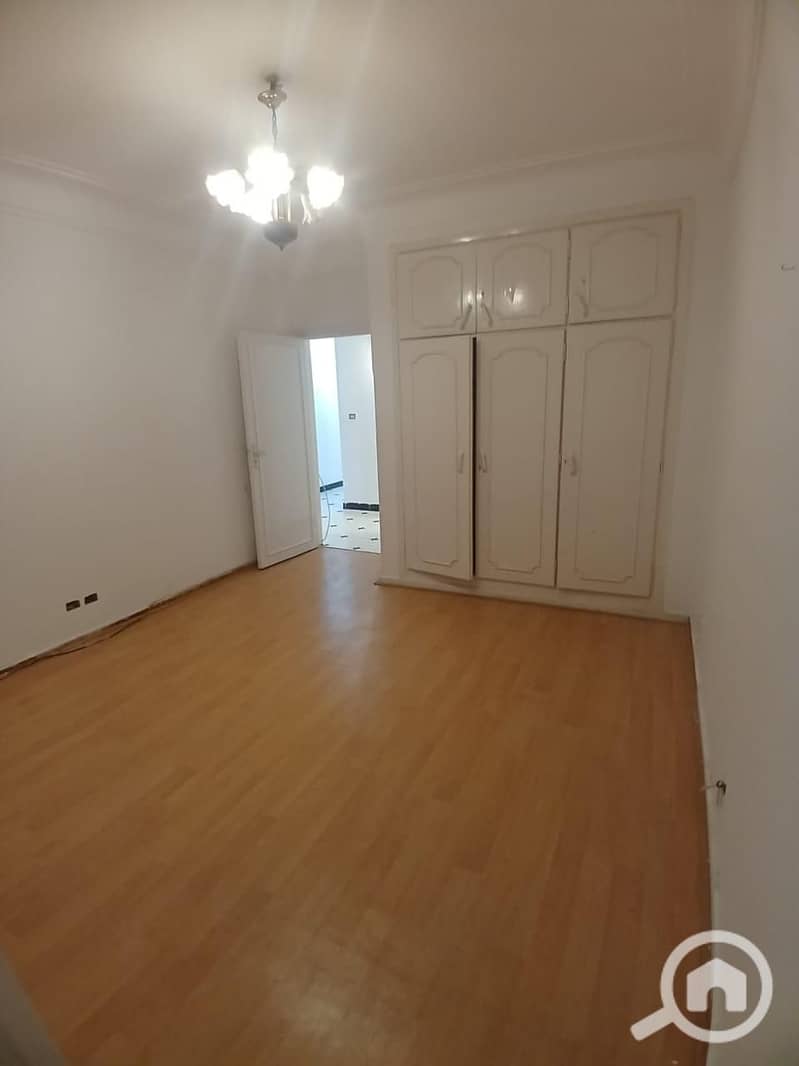 5 ac050c63-3f4f-4d08-a0c9-3827af29e975. jpg