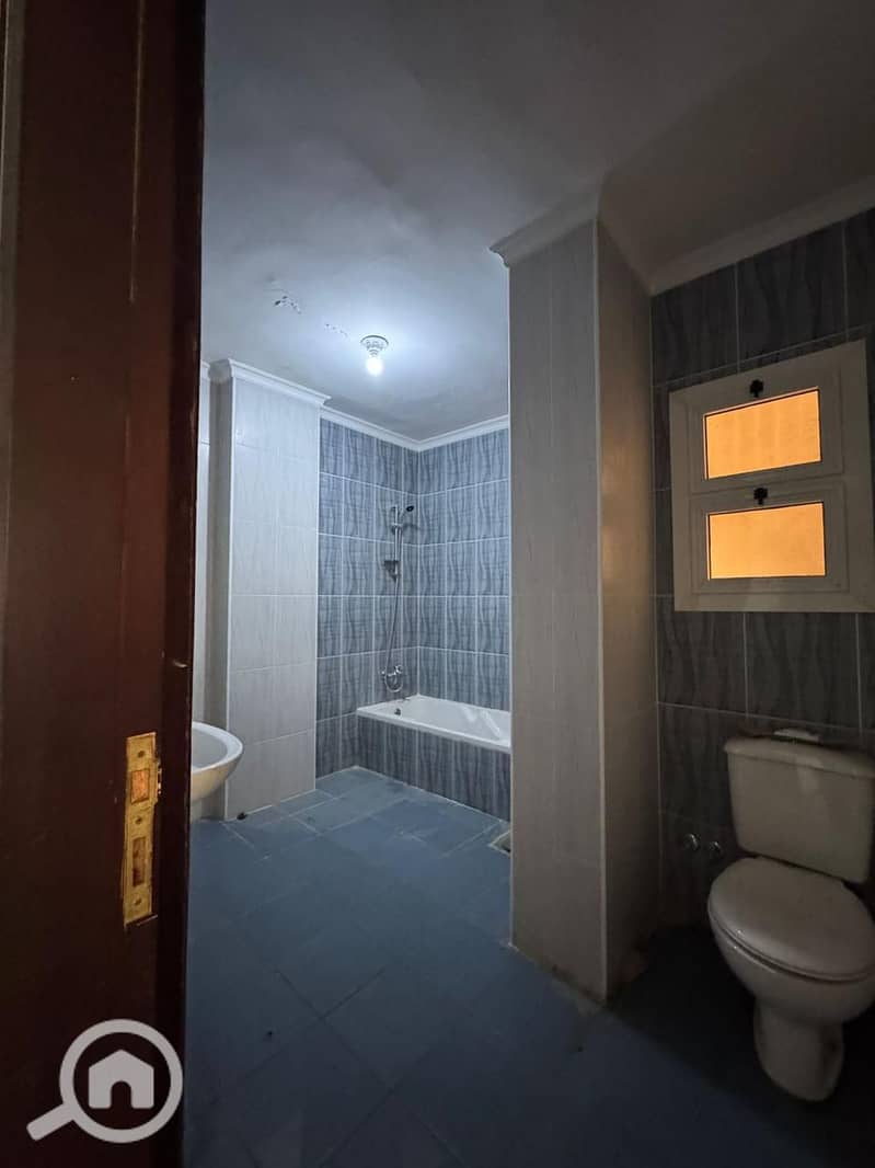 10 WhatsApp Image 2025-10-28 at 15.57. 24 (2). jpeg