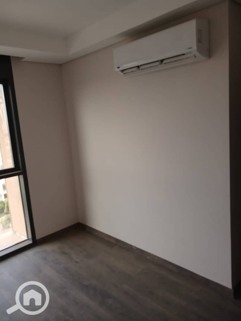 4 WhatsApp Image 2025-10-29 at 19.14. 22_8016a01a. jpg