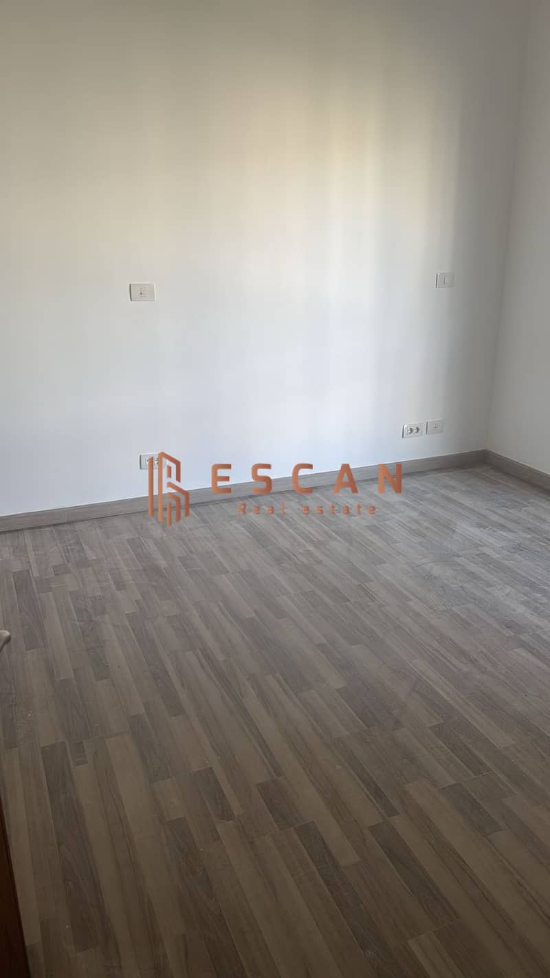 3 U445570 (32). jpeg