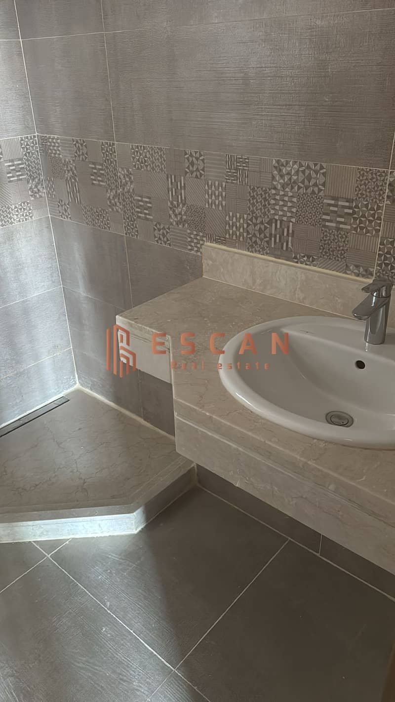 7 U445570 (33). jpeg