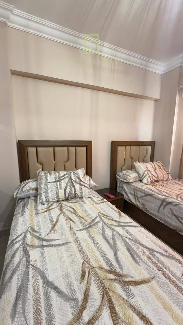 2 1bae5ac4-a7e3-4fad-b9fc-cf6ead1d4b5e. jpg