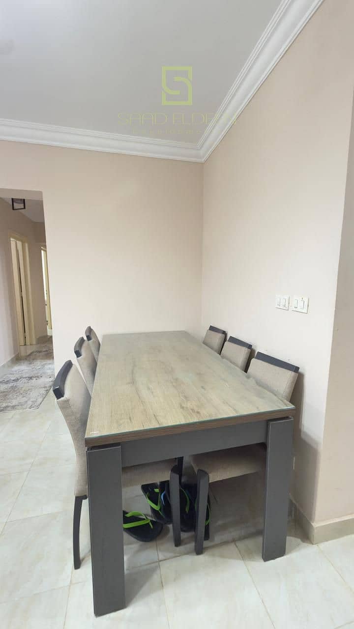 5 8b81103d-5c63-47a6-a9db-1b9803bb913a. jpg