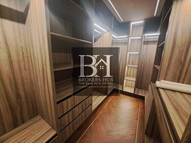 12 3795347c-b00b-4d9b-8873-beaa7bda61fa. jpeg