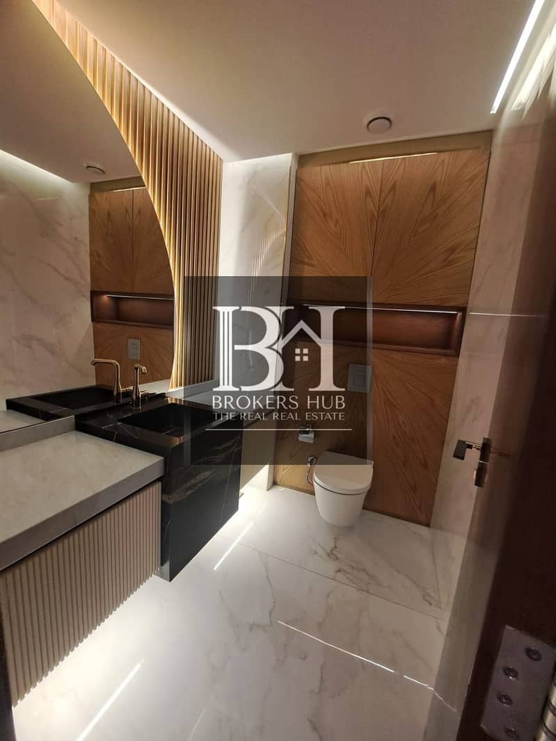 16 fed24309-3cb1-47dc-a248-26eef7c7d543. jpeg