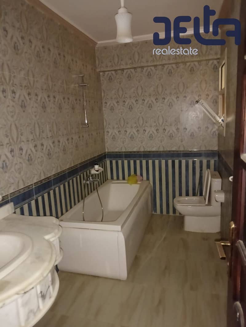 10 e54c7f16-e49f-4f79-b091-3b61c5bf72c6. jpg