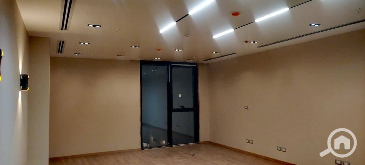 10 WhatsApp Image 2025-10-29 at 17.55. 24 (2). jpeg