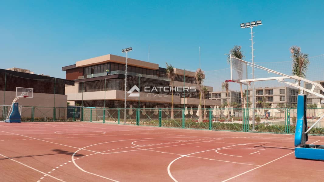 6 Vth Square - Live Photos _page-0023. jpg