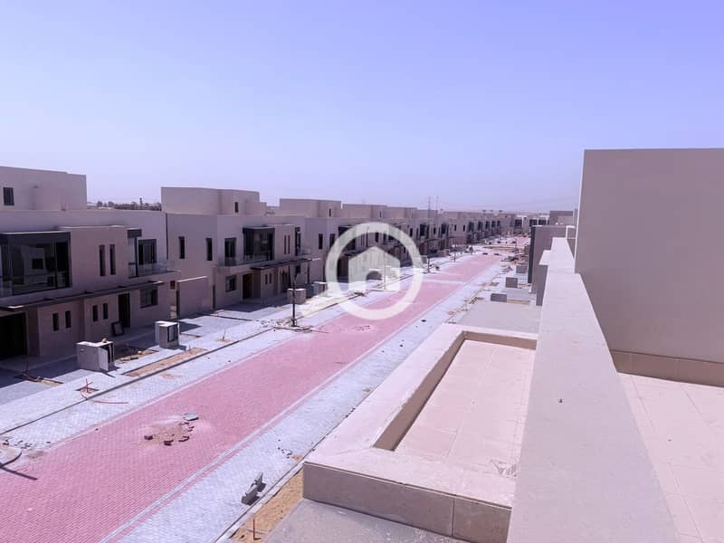 10 59de86b6-490a-44e8-a4aa-d8aee14e2bbd. jpg