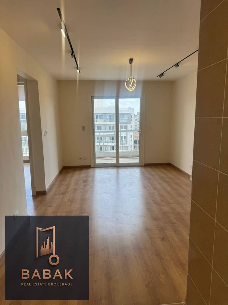 4 d70d6bfe-3b6f-48fd-a1c6-3b9d0d2f0ef3. jpeg