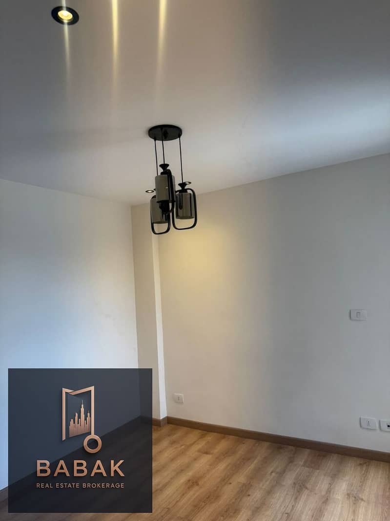 10 a5d70eca-61c8-476a-8a56-24d094ef2f60. jpeg