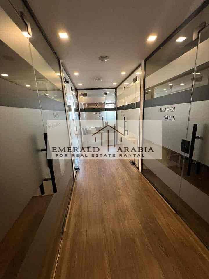 4 e9b08fca-7a97-4f0e-9f32-7246f595bcee. jpg